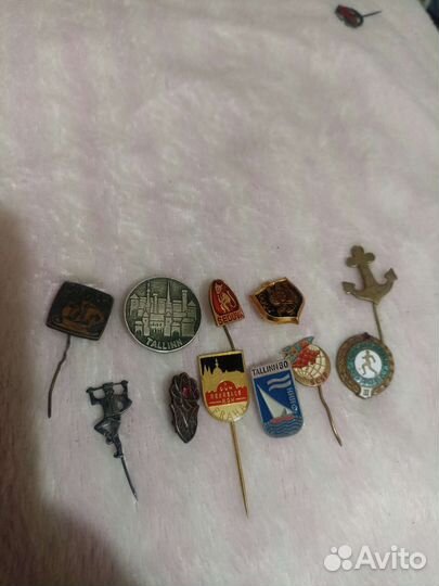 Иностранные значки