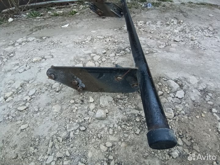 Задний бампер-усилитль-отбойник на Мицубиси л200