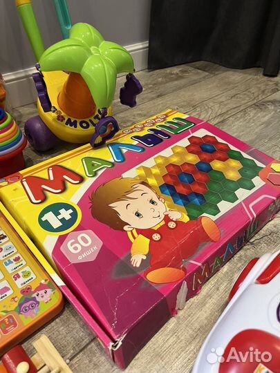 Развивающие игрушки для малышей пакетом