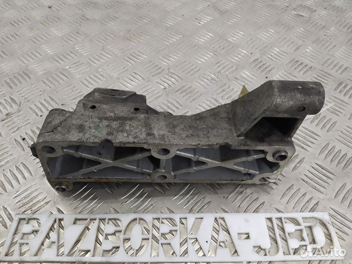 Кронштейн двигателя левый Iveco Daily E IV 2.3 HPI