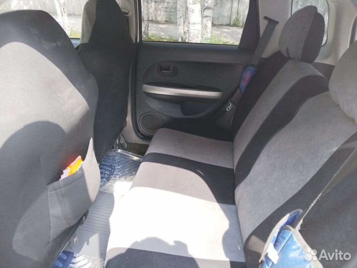 Toyota Ist, 2003