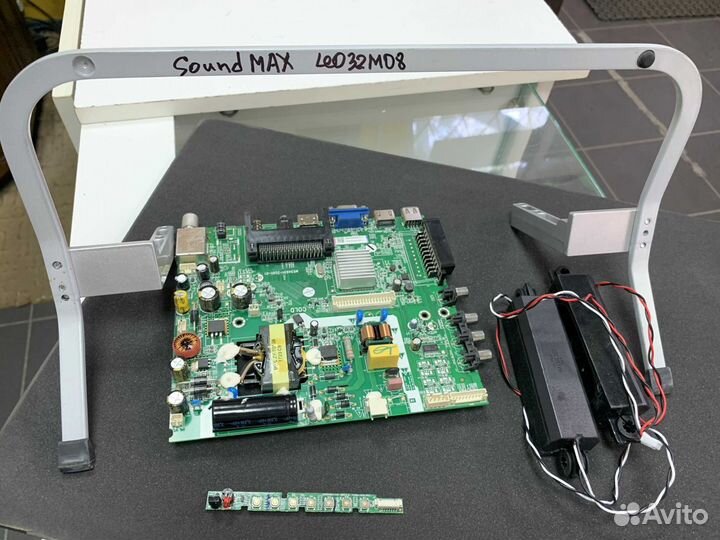 Телевизор в разбор SoundMax SM-led32m08