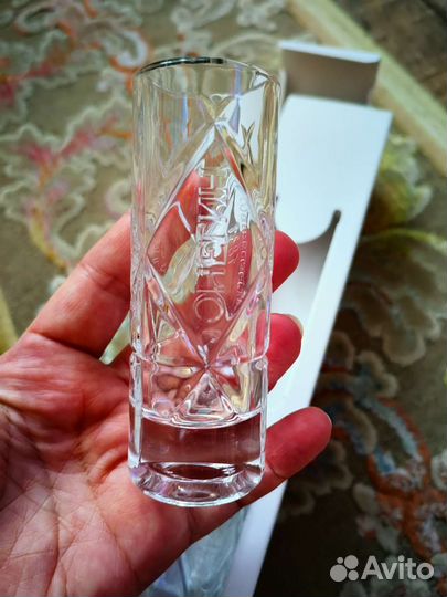 Стопки рюмки фужеры бокалы