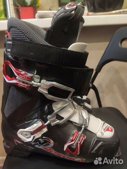 Горнолыжные ботинки