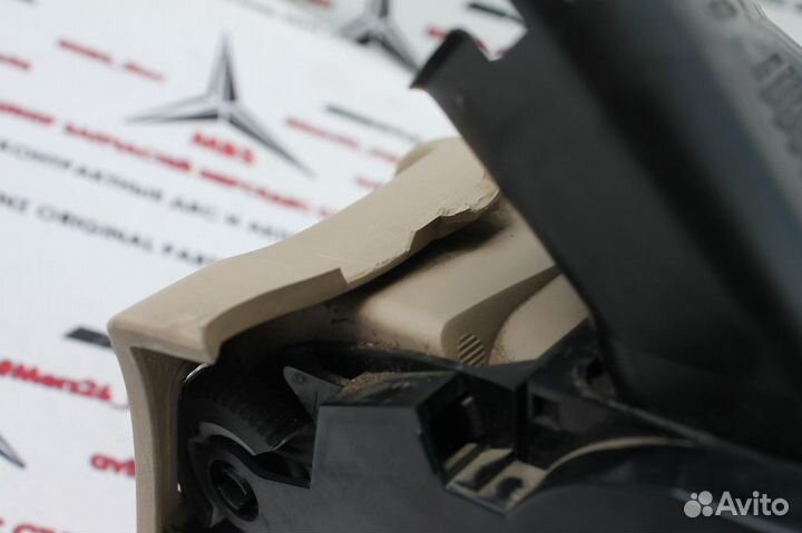 Дефлектор воздушный левый w210 Мерседес кремовый