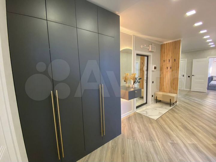 3-к. квартира, 95 м², 17/18 эт.