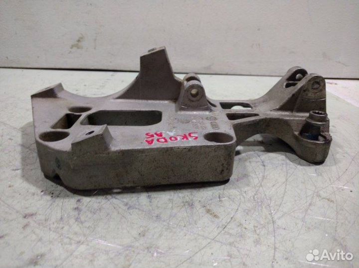 Кронштейн генератора Skoda Octavia A5 A5 2004-2015