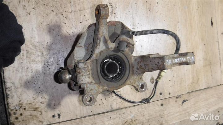 Кулак поворотный передний левый Chevrolet Lacetti