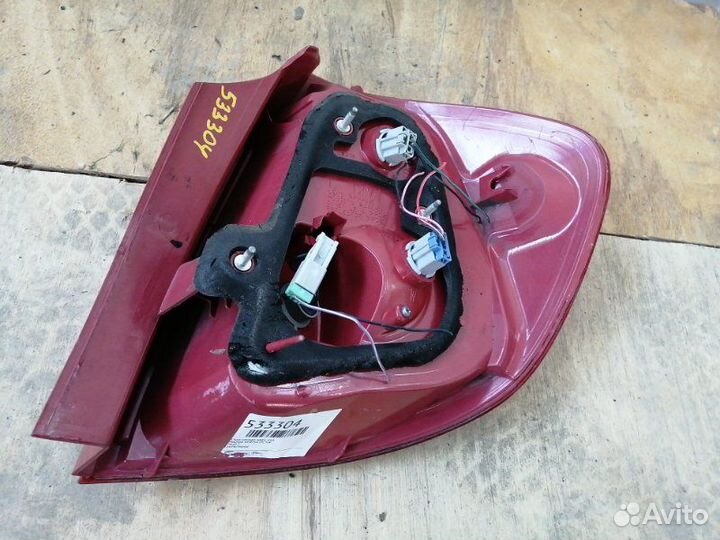 Стоп-сигнал задний левый Mazda Verisa DC5W