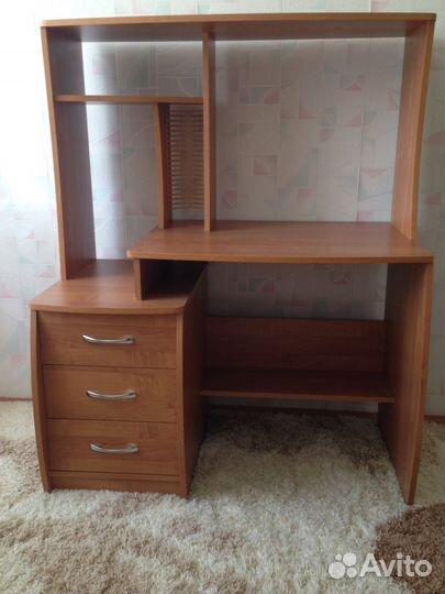 Стол компьютерный/письменный