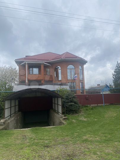 Дом 396 м² на участке 41 сот.