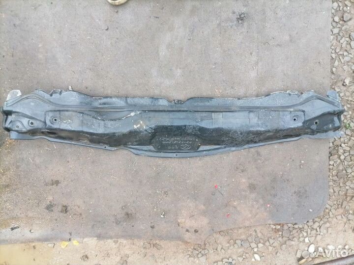 Жабо решетка стеклоочистителя Hyundai Solaris