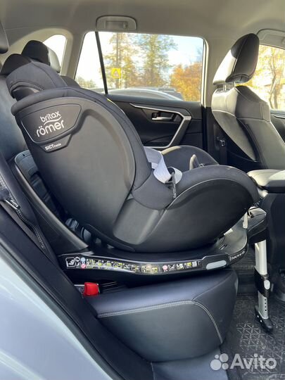 Продам автокресло Britax Roemer Dualfix M i-Size