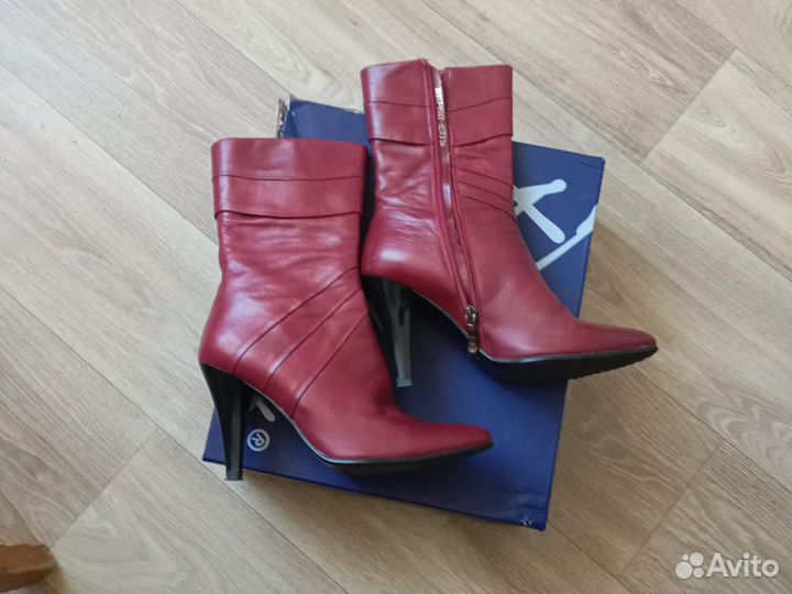 Сапожки женские