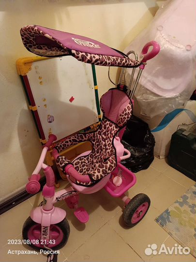 Трехколесный велосипед с родительской ручкой