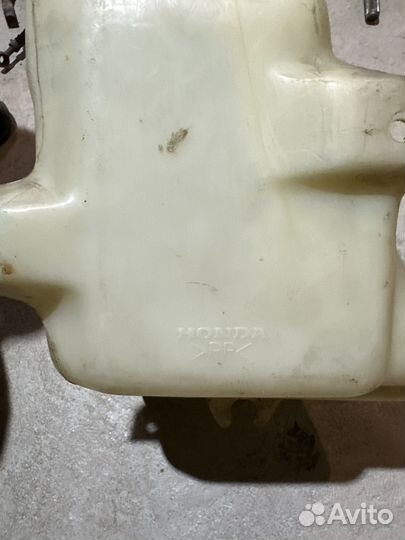 Бачок омывателя стекла Honda Accord 5