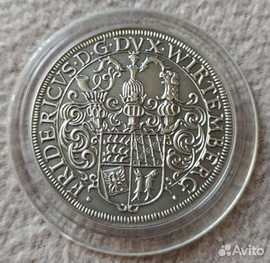 Альбом С монетами мира