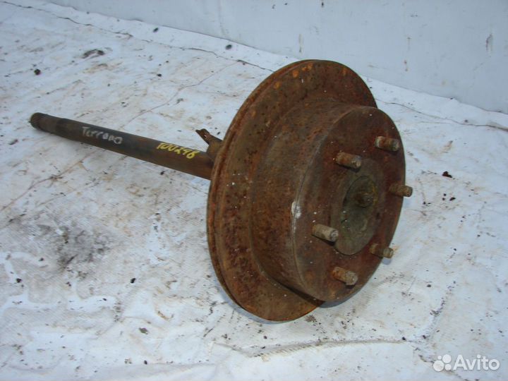 Задняя полуось Nissan terrano 1 90г