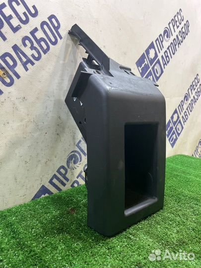 Бардачок правый Land Rover Range Rover Iii