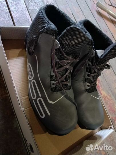 Лыжные ботинки