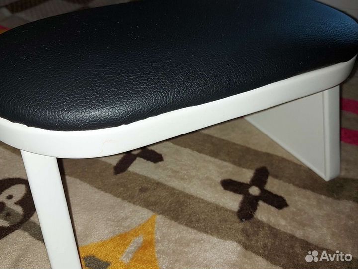 Подставка для рук маникюрная