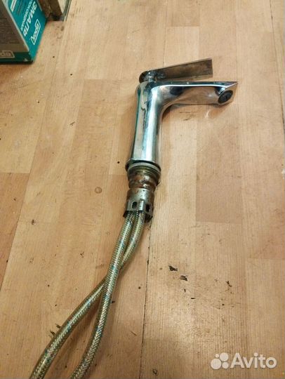 Кран для умывальника