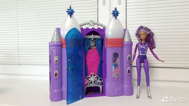 Barbie космический замок. Barbie с ховербордом