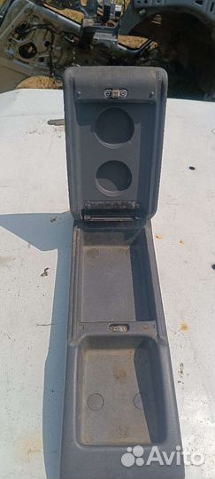 Подлокотник toyota Таун айс