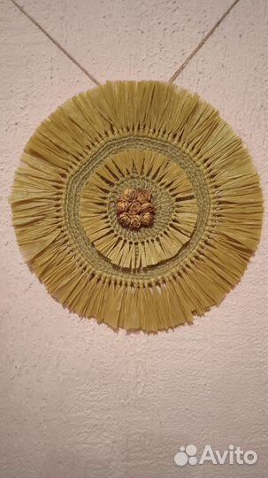 Панно из джута и рафии