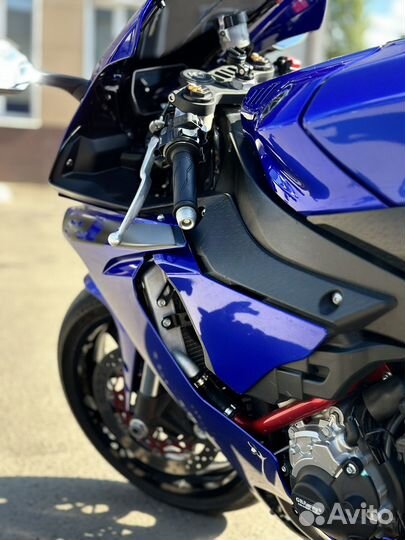 Yamaha YZF-R1