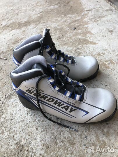 Ботинки лыжные