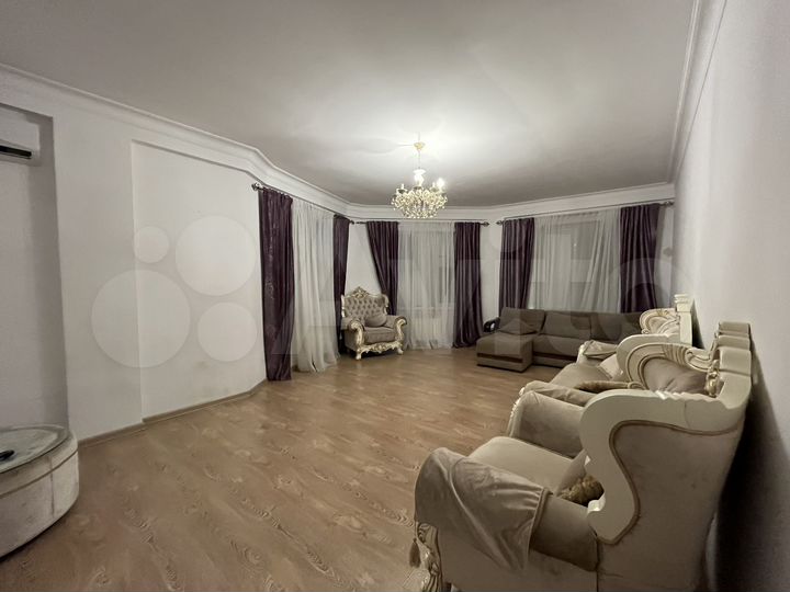 2-к. квартира, 85 м², 6/7 эт.