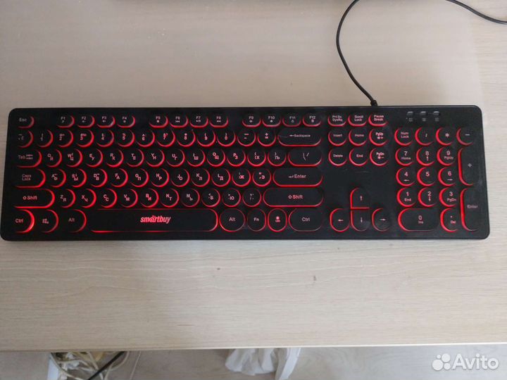 Игровая клавиатура с подсветкой