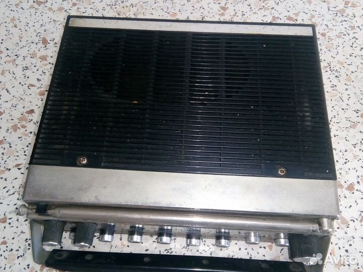 Автомобильный радиоприемник