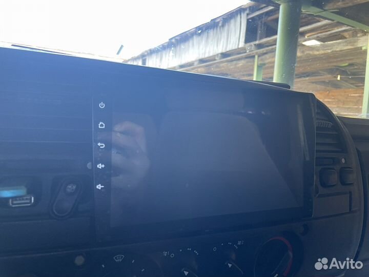 Андроид планшет в машину