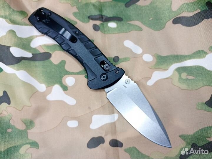 Нож складной Benchmade 