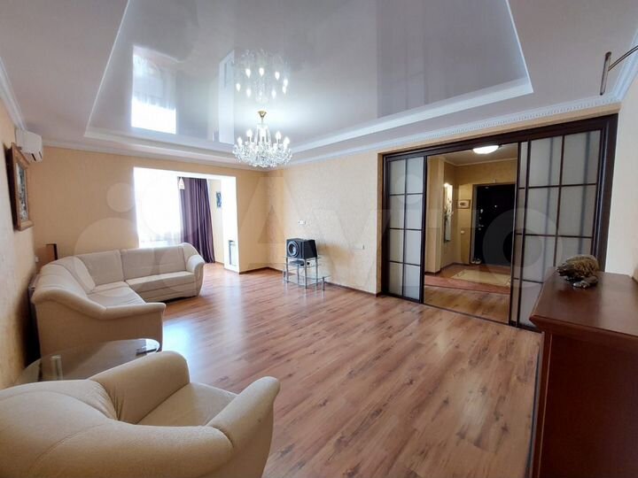 3-к. квартира, 102 м², 3/8 эт.