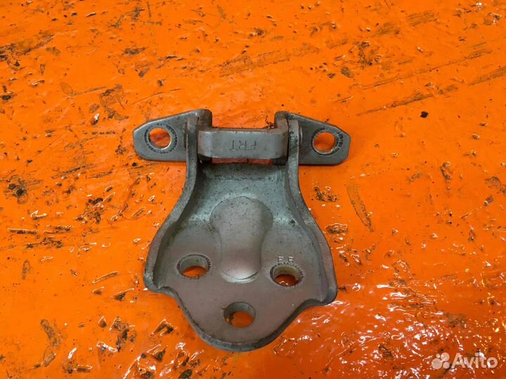 Петля двери Hyundai Terracan