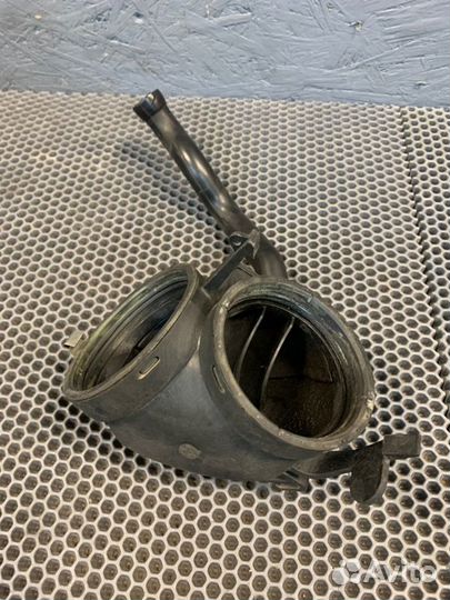 Патрубок дроссельной заслонки Mercedes-Benz Sl500