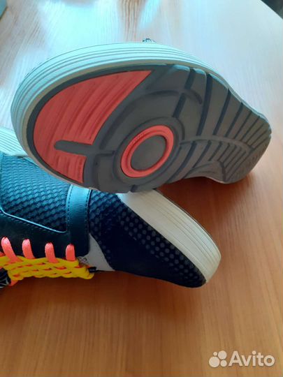 Кроссовки р.39