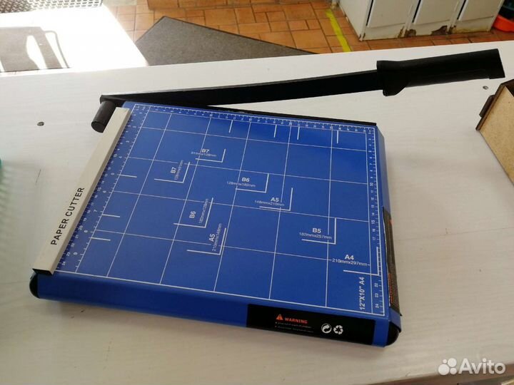 Резак для бумаги сабельный