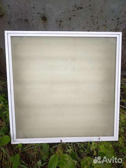 Светильник потолочный встраиваемый