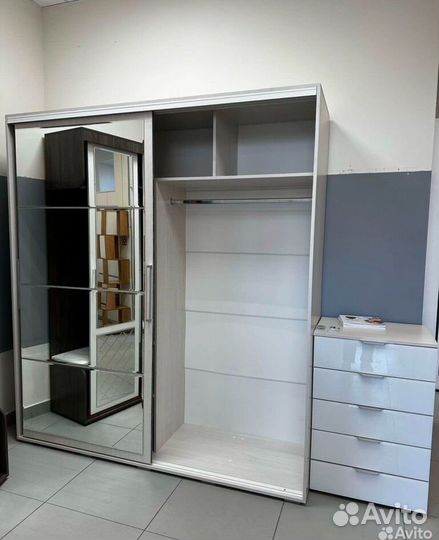 Шкаф купе новый в наличии