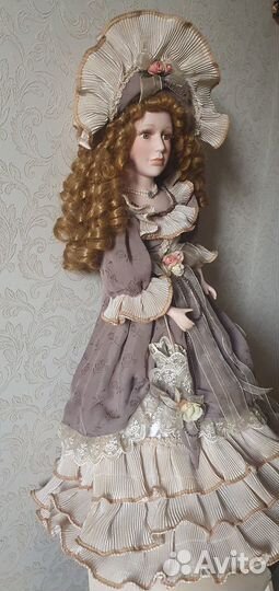 Интерьерная фарфоровая кукла