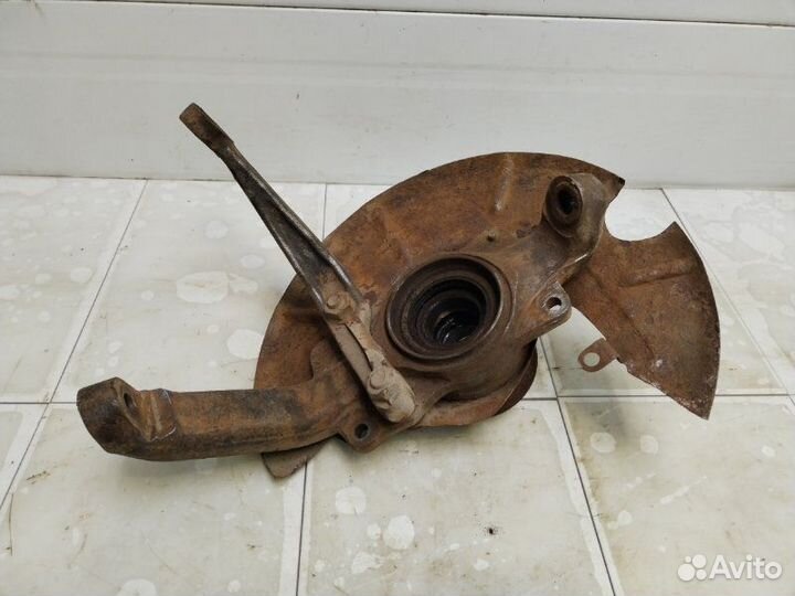 Кулак поворотный передний правый Лада Нива 21214