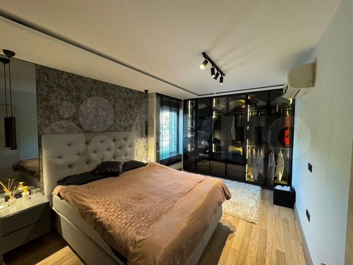 2-к. квартира, 90 м², 11/18 эт.