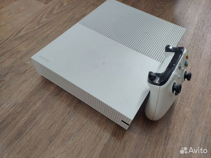 Xbox one s 1tb с играми