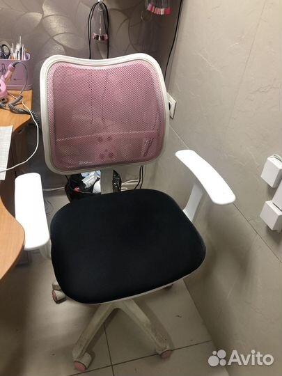 Маникюрный стол