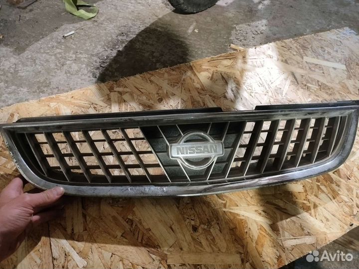 Решетка радиатора нисан сани