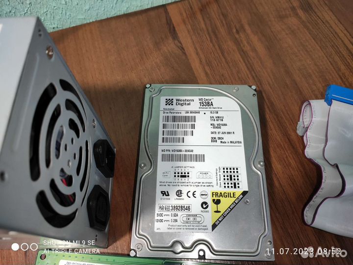 Celeron 2.4, 1Gb DDR, ATi9600 256mb, 15Gb HDD. XP